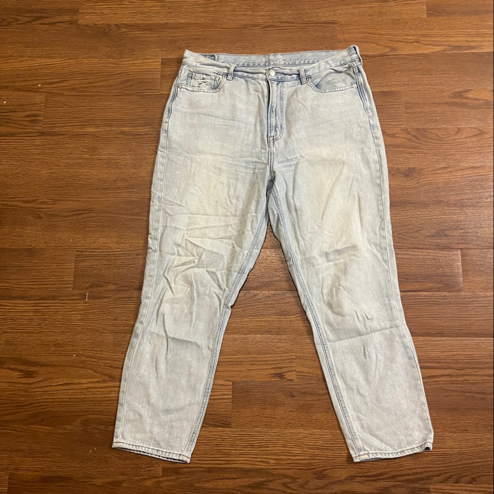 American Eagle Mom Jean